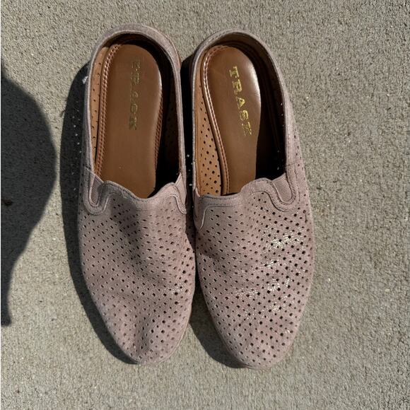 Trask Ashley Perforated Slip On Mule in Metallic Dusty Rose - Picture 1 of 6